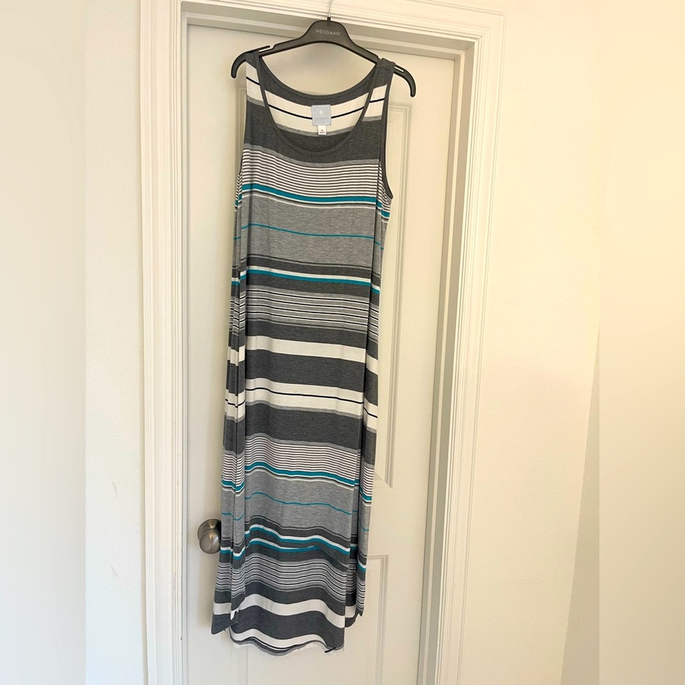 Sleeveless dress.